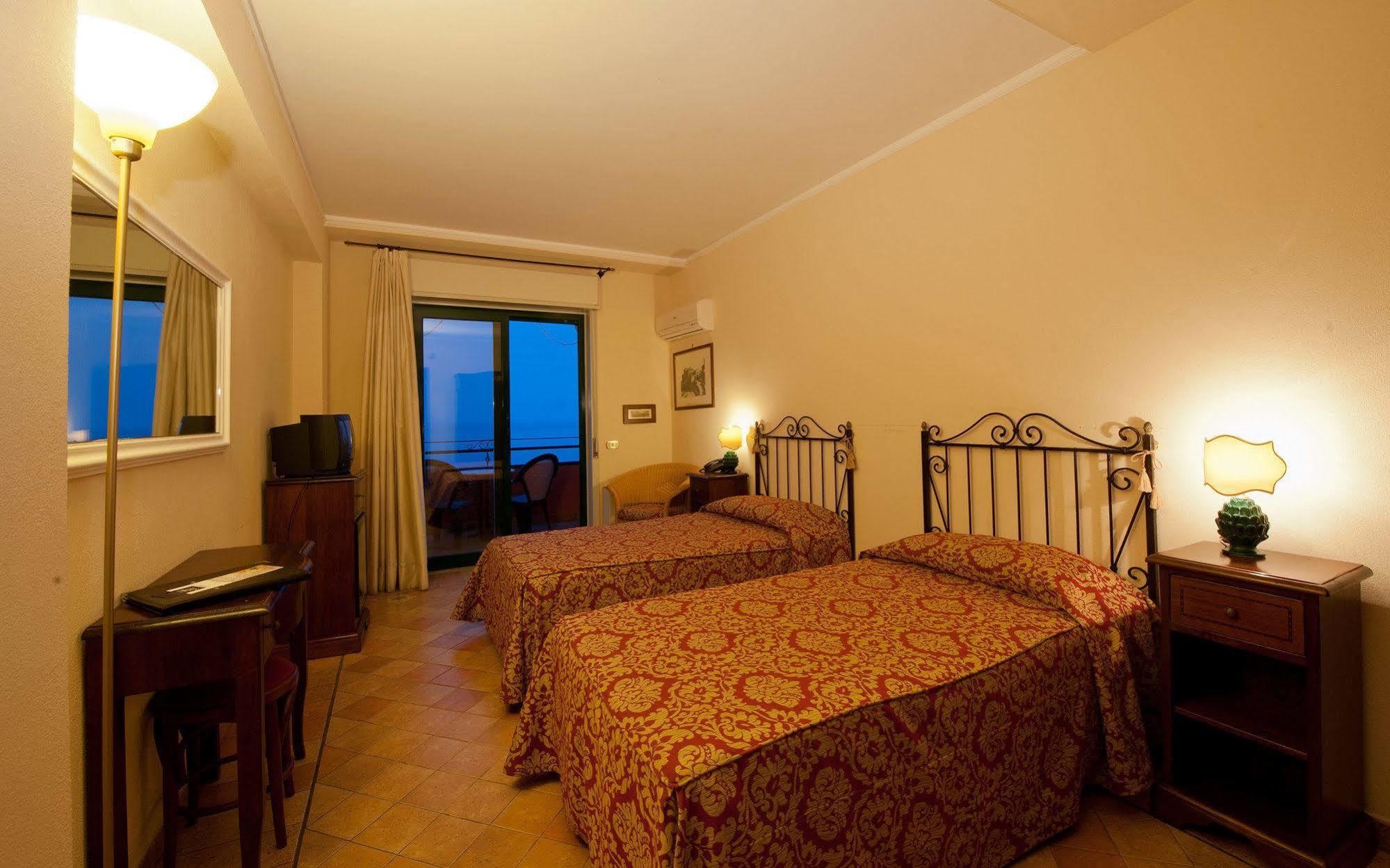 Baia Taormina Hotels & Spa Forza dʼAgro Zewnętrze zdjęcie